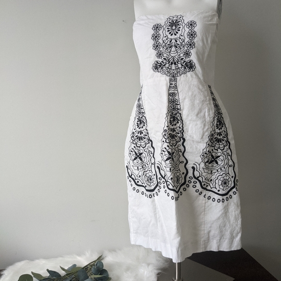Banana Republic Dresses & Skirts - Banana Republic Sz 14 Black/White Strapless Dress